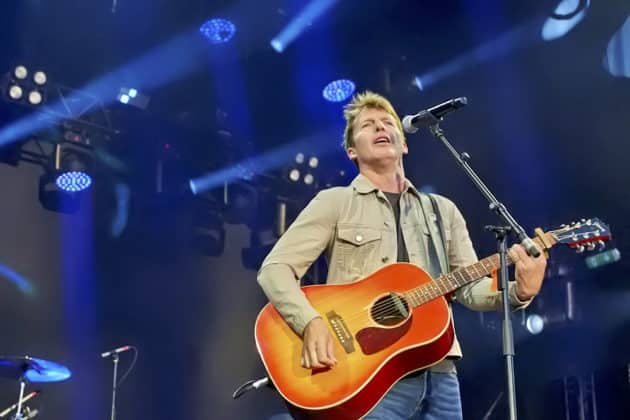 James Blunt spielt das finale Konzert des Sommerfestival 2024 in der Autostadt Wolfsburg am 4.August 2024 - Autostadt in Wolfsburg © Ulrich Stamm