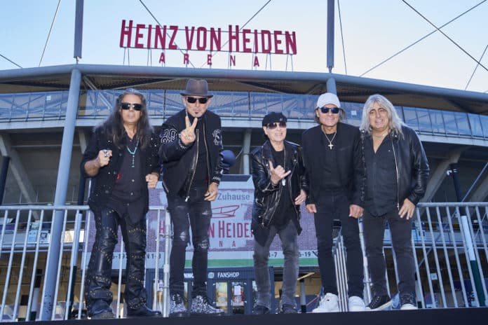Photocall der Scorpions anlässlich Ihres Coming Home 60 Jahre Jubiläumskonzert in der Heinz von Heiden Arena in Hannover am 5.Juli 2025 - Nordkurve in Hannover / Niedersachsen / Deutschland am 24.10.24 © Ulrich Stamm