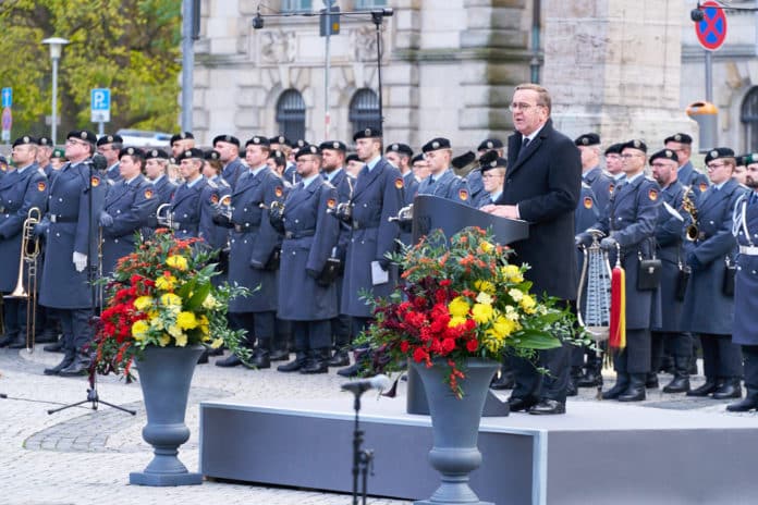 Feierliches Gelöbnis zum Gründungstag der Bundeswehr - Platz der Menschenrechte in Hannover am 12.11.2024 © Ulrich Stamm
