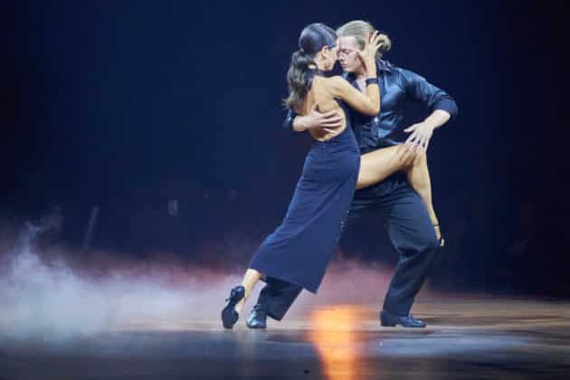 Gabriel Kelly und Malika Dzumaev- Let's dance - Die Show 2024 - ZAG Arena in Hannover am 15.11.2024 © Ulrich Stamm