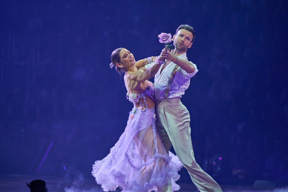 Jana Wosnitza und Vadim Garbuzow - Let's dance - Die Show 2024 - ZAG Arena in Hannover am 15.11.2024 © Ulrich Stamm