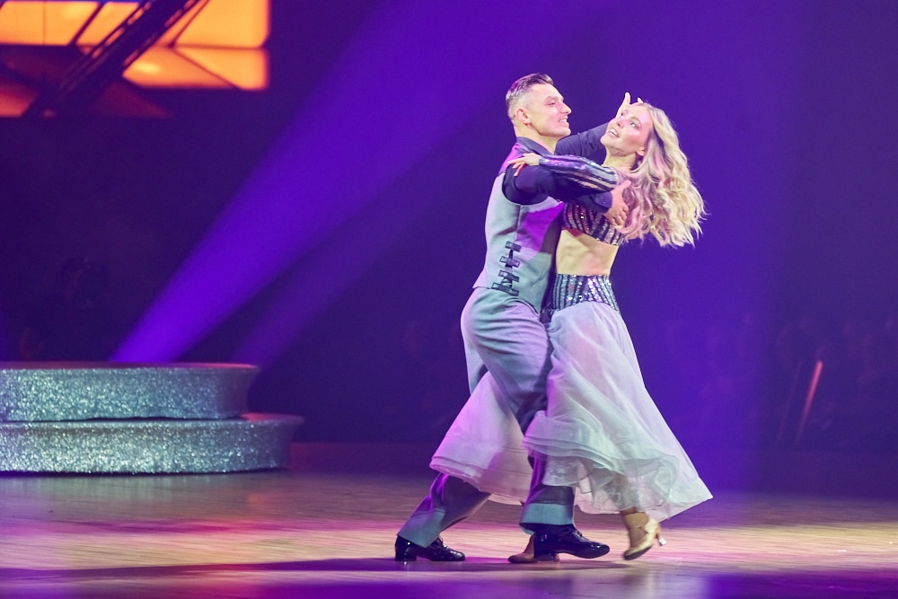 Lina Larissa Strahl und Zsolt Sándor Cseke - Let's dance - Die Show 2024 - ZAG Arena in Hannover am 15.11.2024 © Ulrich Stamm