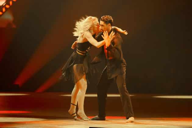 René Casselly und Kathrin Menzinger - Let's dance - Die Show 2024 - ZAG Arena in Hannover am 15.11.2024 © Ulrich Stamm