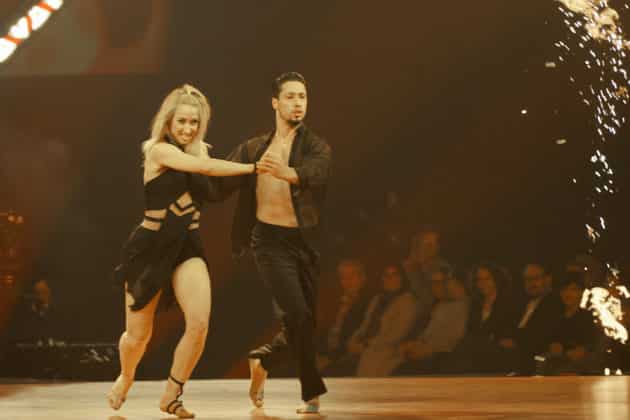 René Casselly und Kathrin Menzinger - Let's dance - Die Show 2024 - ZAG Arena in Hannover am 15.11.2024 © Ulrich Stamm