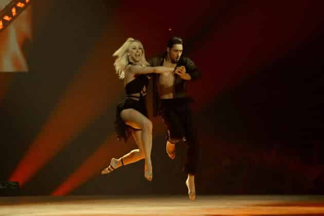 René Casselly und Kathrin Menzinger - Let's dance - Die Show 2024 - ZAG Arena in Hannover am 15.11.2024 © Ulrich Stamm