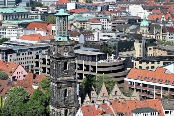 Die Arbeitsgemeinschaft Christlicher Kirchen Hannover (ACKH) lädt zum Ostermontag, 21. April, um 20:00 Uhr zu einem ökumenischen Ostergottesdienst in die Aegidienkirche ein