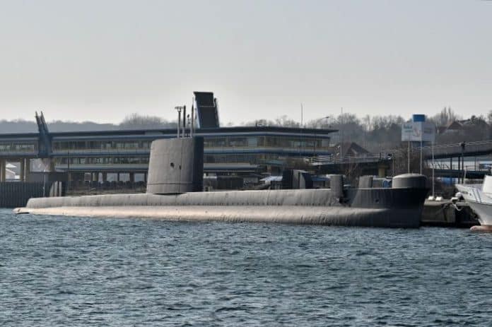 Museums-U-Boot H.M.S. Otus S 18 der Oberon Class im Sassnitzer Stadthafen