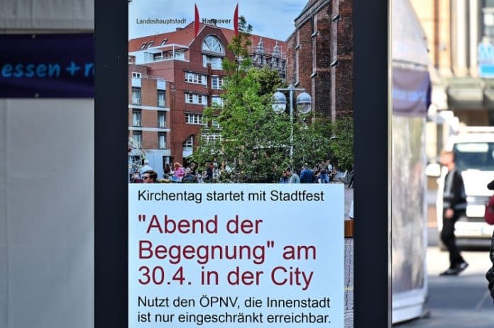 39. Deutscher Evangelischer Kirchentag in Hannover – Nach den Eröffnungsgottesdiensten findet in der Innenstadt der Abend der Begegnung statt