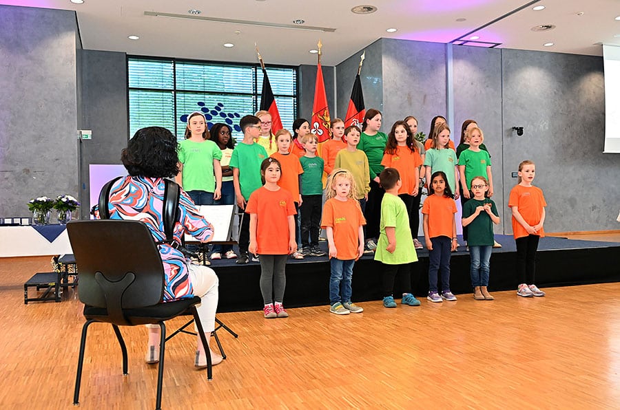 Ehrenamt im Fokus: Regionspräsident Steffen Krach würdigt generationsübergreifendes Engagement von Ehrenamtlichen 144 DSC 3454