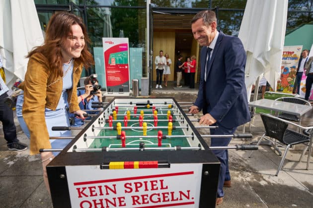 Sommerfest 2025 der Landesvertretung Niedersachsen in Berlin - In den Ministergärten in Berlin am 23.06.2025 © Ulrich Stamm
