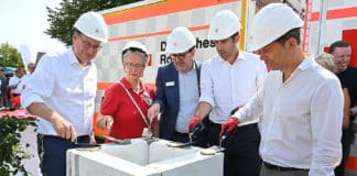 Symbolische Grundsteinlegung des DRK