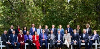 hintere Reihe v.l. n.n., n.n., Reem Alabali Radovan,  Bundesministerin für wirtschaftliche Zusammenarbeit und Entwicklung, Dr.Stefanie Hubig,  Bundesministerin der Justiz und für Verbraucherschutz, Dr.Johann Wadphul, Bundesminister des Auswärtigen, B