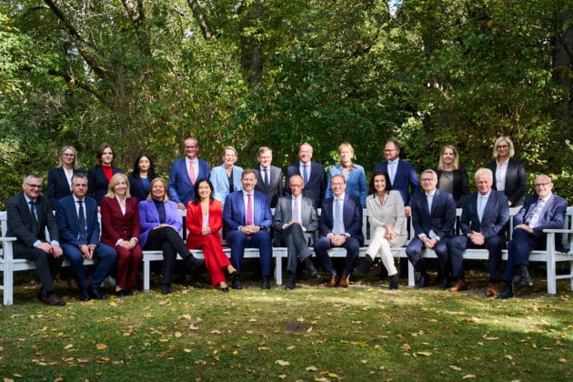 hintere Reihe v.l. n.n., n.n., Reem Alabali Radovan,  Bundesministerin für wirtschaftliche Zusammenarbeit und Entwicklung, Dr.Stefanie Hubig,  Bundesministerin der Justiz und für Verbraucherschutz, Dr.Johann Wadphul, Bundesminister des Auswärtigen, B