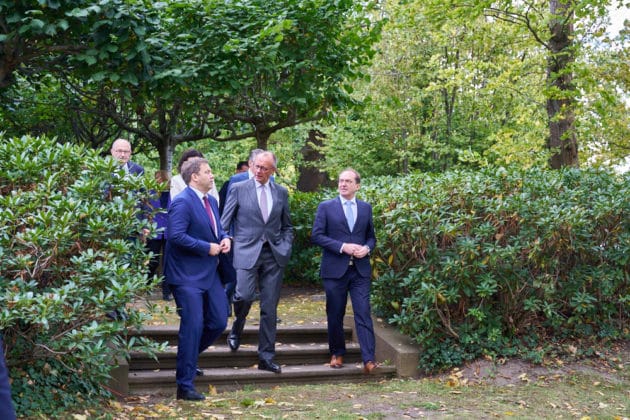 v.l. Lars Klingbeil, Friedrich Merz, Alexander Dobrindt, Dorothe Bär und weitere