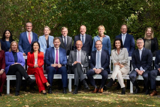 hintere Reihe v.l. Reem Alabali Radovan,  Bundesministerin für wirtschaftliche Zusammenarbeit und Entwicklung, n.n., Dr.Stefanie Hubig,  Bundesministerin der Justiz und für Verbraucherschutz, Dr.Johann Wadphul, Bundesminister des Auswärtigen, Boris P