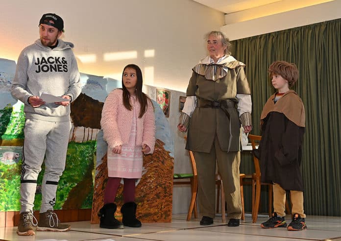 DSC 5323 - Stadtreporter.de Die Junge Bühne St. Bernward hatte ein neues Theaterstück vorbereitet