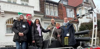 Zum 53. Male feierte Waldheim in den Advent Bei der DLRG: Alle in einem Boot