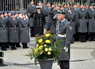 70 Jahre Bundeswehr Feierliches Gelöbnis vor dem Neuen Rathaus in Hannover am 12.11.2024