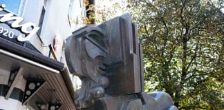 Kunstwerke im öffentlichen Raum: Spaziergang durch den Stadtteil Döhren Der Döhrener Sphinx von WP Eberhard Eggers