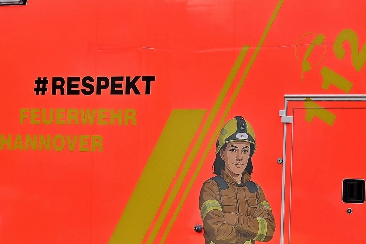 Feuerwehr: Hohes Einsatzaufkommen in der Silvesternacht - Stadtreporter.de Kopie - DSC 2884