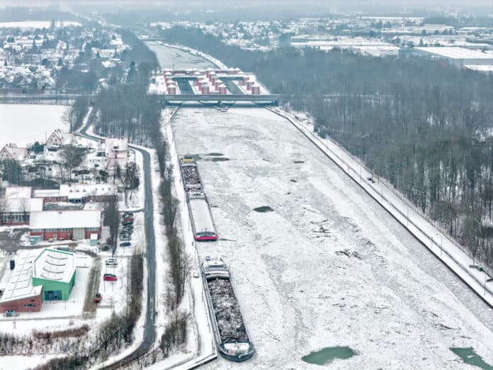Luftbild Eisbildung Mittellandkanal Schleuse Hannover US 2026 02 05 61 2 3 4 5