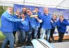 Döhrener Karnevalisten feuerten die Marathon-Läufer an Die blau-weißen Narren der Funkenartillerie versorgten die Schlachtenbummler mit Bratwürsten vom Grill
