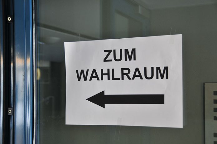 Symbolbild: Eine Reihe von Mittelfeldern müssen zur Kommunalwahl in den Nachbarstadtteil fahren