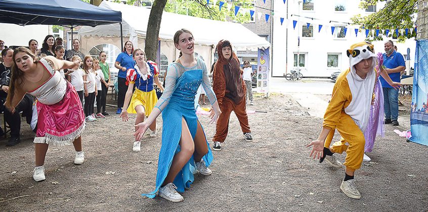 Auftritt der Juniorengarde beim Funkenbiwak