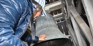 Im Turm der Auferstehungskirche: Glocken auf Tuchfühlung