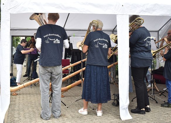 Alph&ouml;rnen und Posaunenchor: Musikalische Mischung zur Er&ouml;ffnung