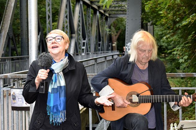 Das Ensemble &bdquo;Klangk&ouml;rper&ldquo; begleitete die kleine Feierstunde k&uuml;nstlerisch