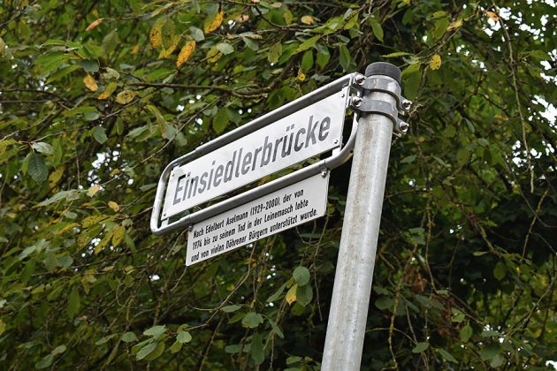 Das neue Namens- und Legendenschild