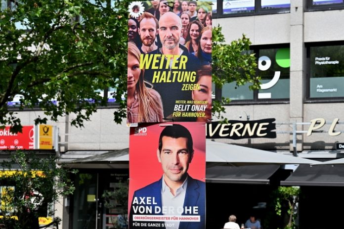 Treten bei der Stichwahl gegeneinander an: Belit Onay (Bündnis 90/Grüne) und Dr. Axel von der Ohe (SPD)