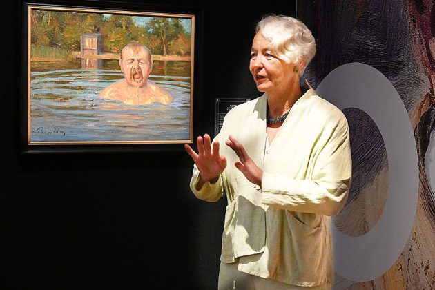 Museumsdirektorin Katja Lembke freut sich &uuml;ber den Neuzugang in der Landesgalerie