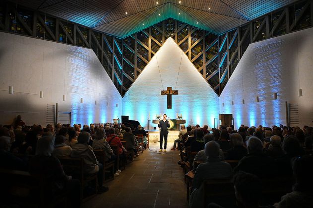 Juliano Rossi trat bei der &bdquo;Langen Nacht&ldquo; in der Auferstehungskirche auf