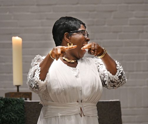 Der Chor der &bdquo;Ghanian Presbyterian Church Hannover&ldquo; sang in der Auferstehungskirche