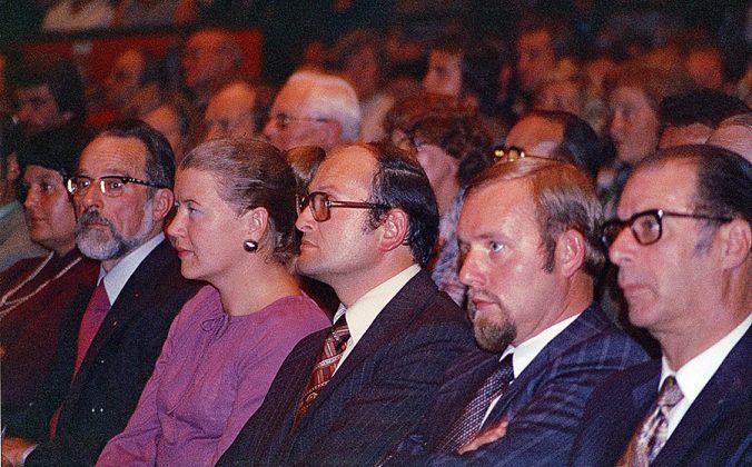 OB Herbert Schmalstieg (Bildmitte) kam zur Er&ouml;ffnungsfeier nach D&ouml;hren