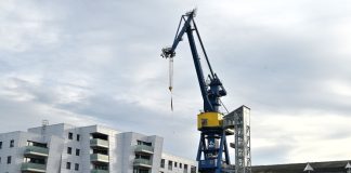 Der historische Hellingkran "Neptun PWK B 40" in Rostock hat eine Bauhöhe von 65 Metern