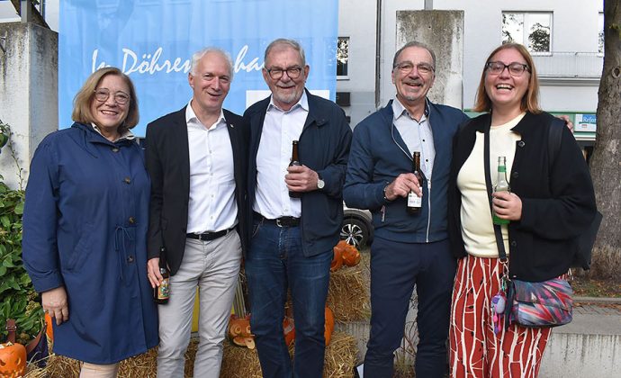 Politiker vorort mit dem IDG-Chef (2. v. r.)