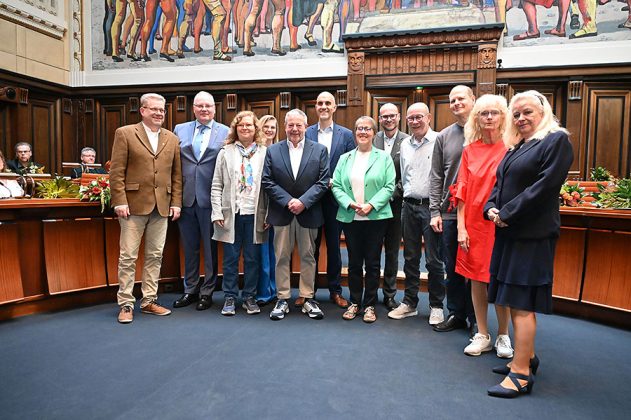 Ehrung vom St&auml;dtetag f&uuml;r 25 Jahre Arbeit in der Kommunalpolitik